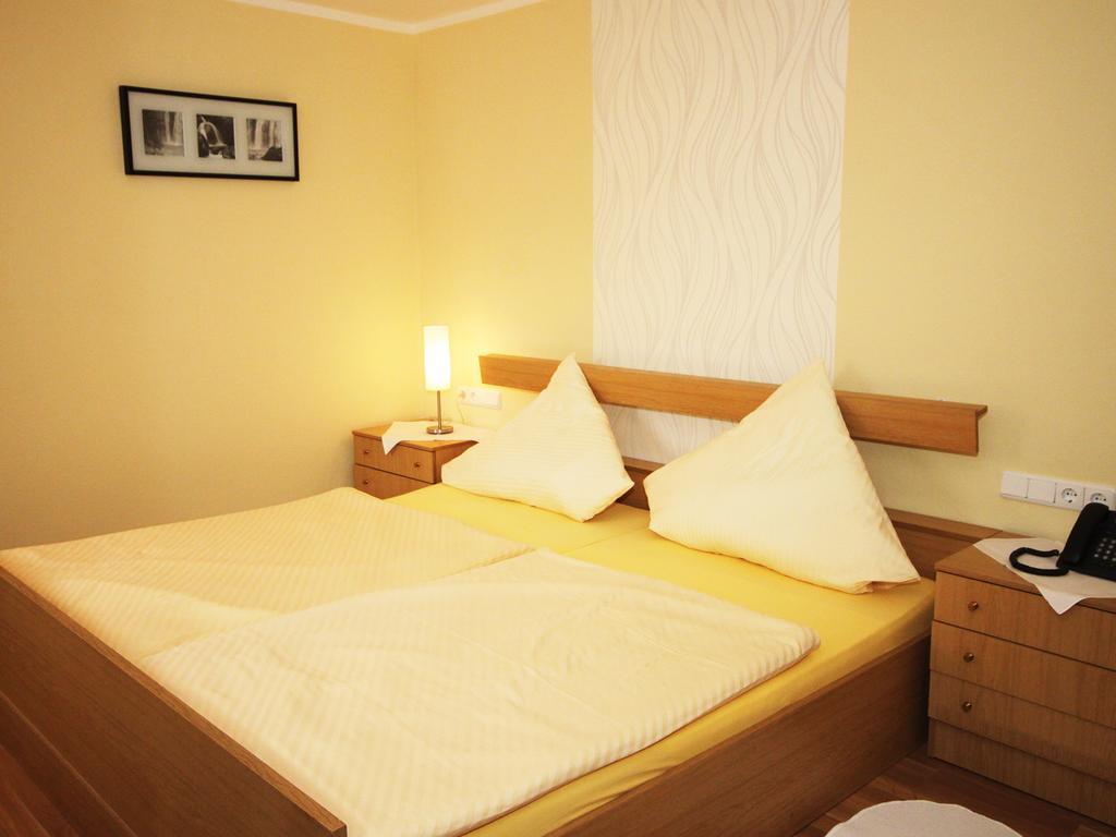 Landhotel Weinrich Naumburg  Habitación foto